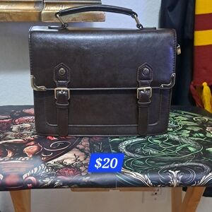 Classic Brown Leather Messenger Bag